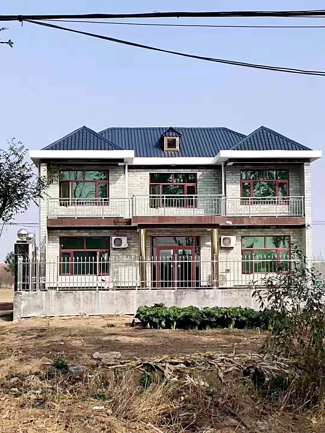 Modern Estates roof application